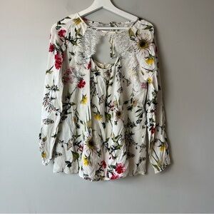 Entro Floral Lace Detail Long Sleeved Top Medium
